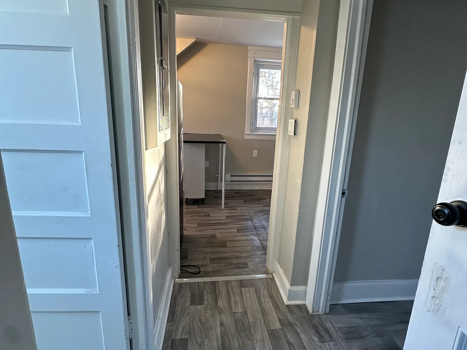 2 bed, $1,100 — Photo 2