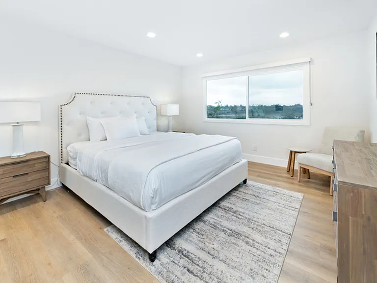 303 Esperanza — Photo 10