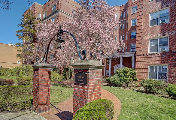 m*u様 【お値下げ不可】house on the hill Parent S/ 112-50 78th Avenue #1M in Forest Hills, Queens | StreetEasy