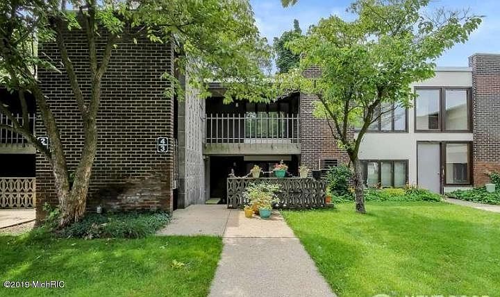 1st image of 815 S Despelder St APT 4