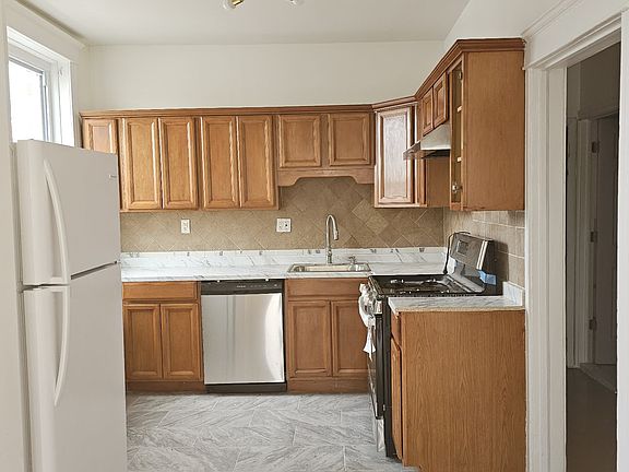 3rd image of 812 Broadway APT 3A