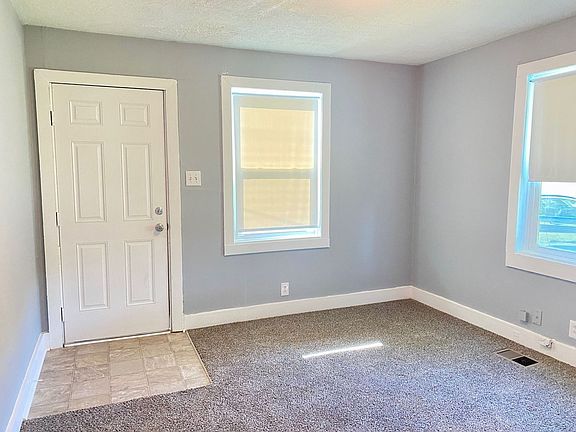 3rd image of 415 Shearon Ln