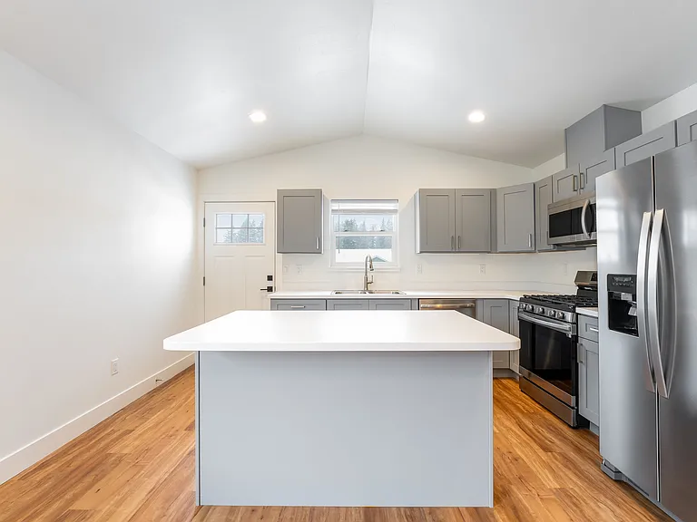 Silver Star Apartments — Photo 38
