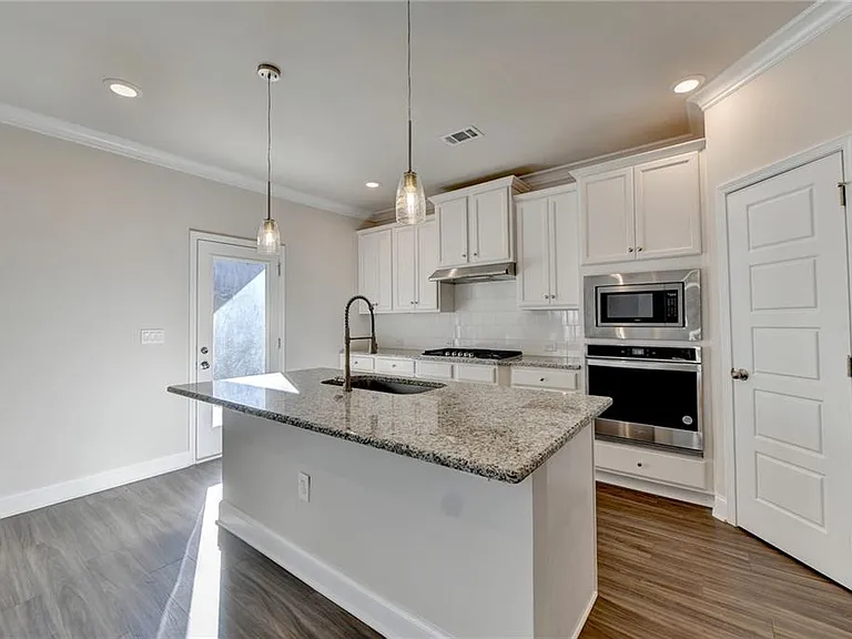 1622 Dover Creek Ln — Photo 16