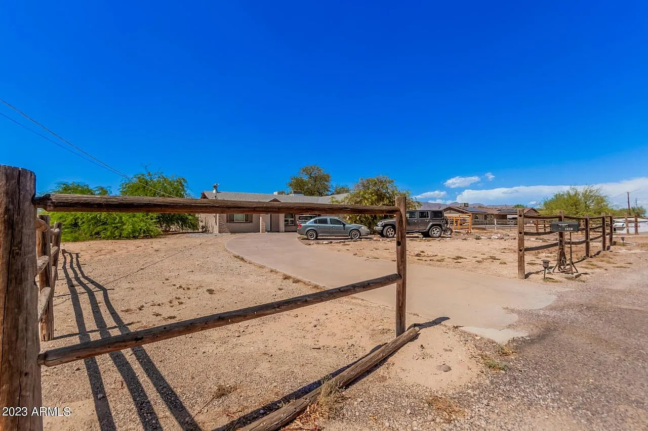 4 bed, 1674 sqft, $2,800 — Photo 3