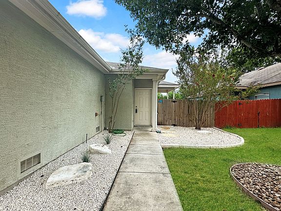 3rd image of 236B Anne Louise Dr