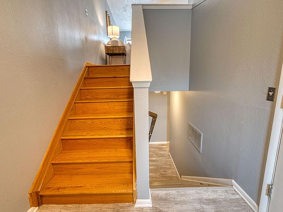 5th image of 905 S Gurley Ave