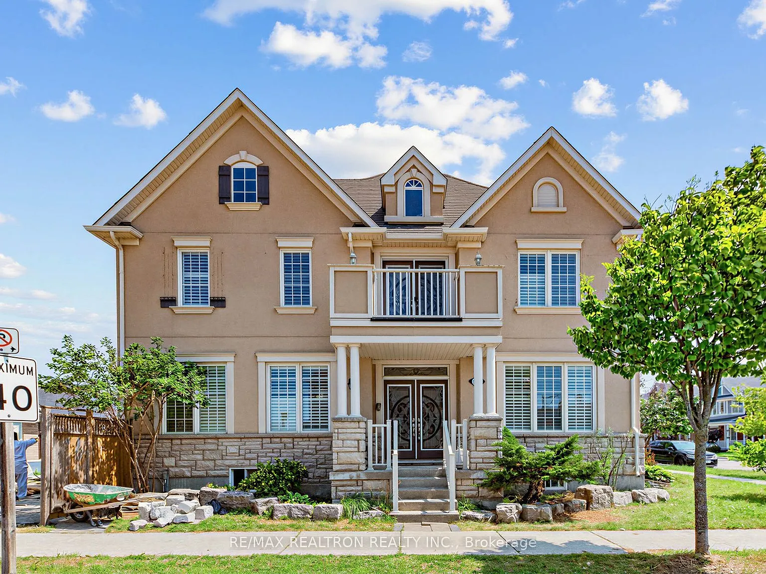 5 bed, $4,300 — Photo 1