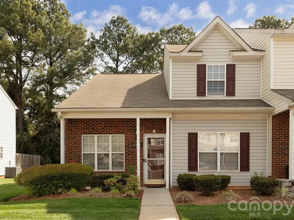 11751 Blue Tick Ct, Charlotte, NC 28269