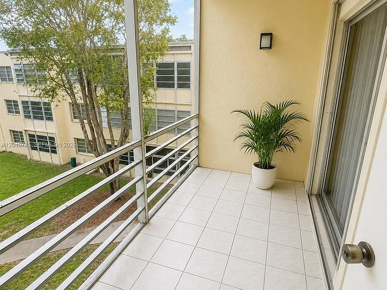 301 Cambridge Rd #306 — Photo 12