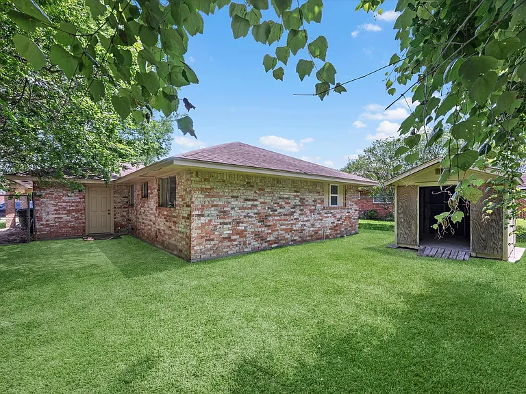 4431 Oak Shadows Dr — Photo 12