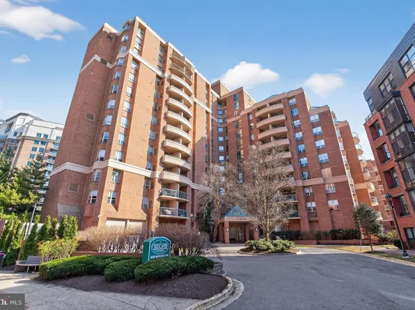 4808 Moorland Ln APT 804, Bethesda, MD 20814