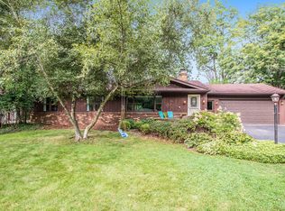 3332 Old Colony Rd, Kalamazoo, MI 49008