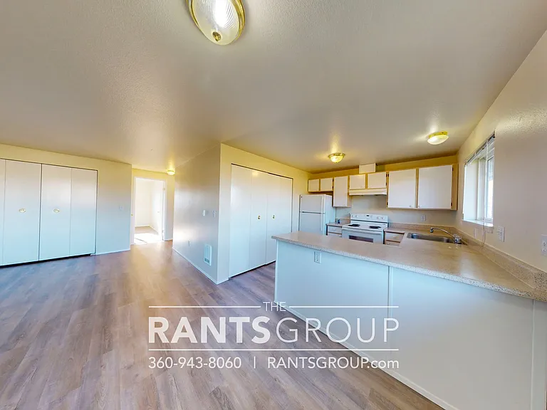 Yelm Creek Apartments — Photo 34