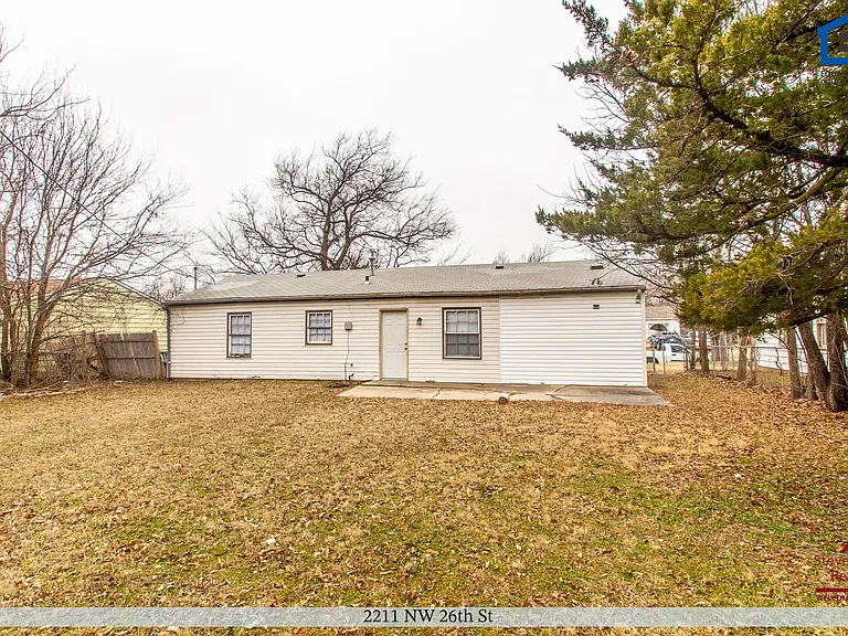 2211 NW 26th St — Photo 5