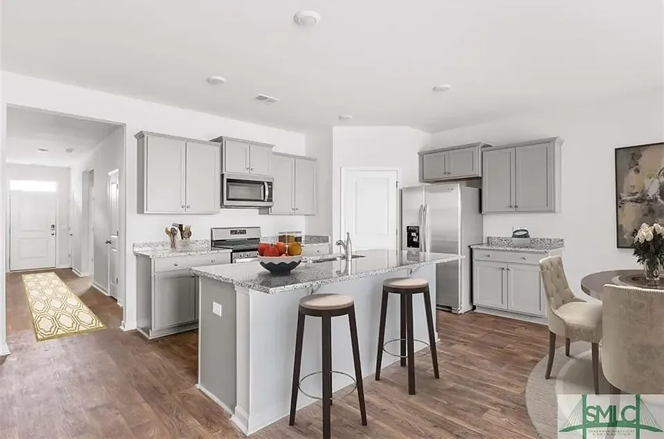 4 bed, 1774 sqft, $2,200 — Photo 4