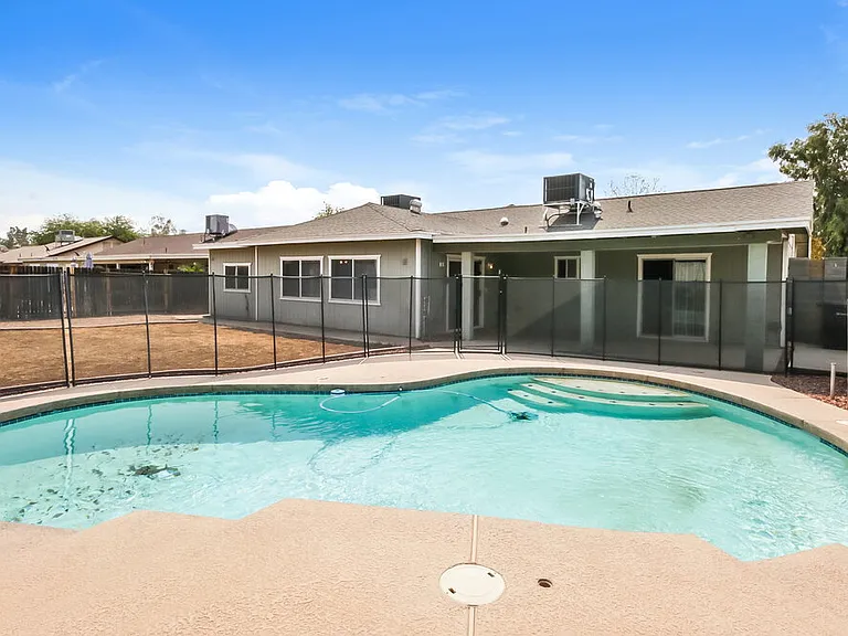 6332 W Laredo St — Photo 15