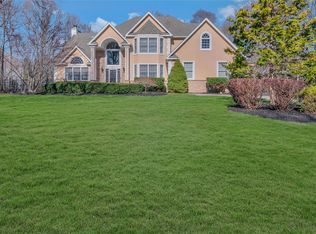 15 Miles Ln, Mount Sinai, NY 11766