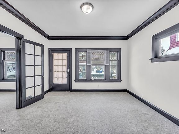 4th image of 11909 Parkhill Ave