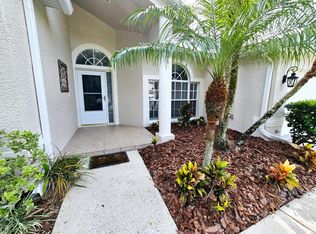 1798 Bayhill Dr, Oldsmar, FL 34677