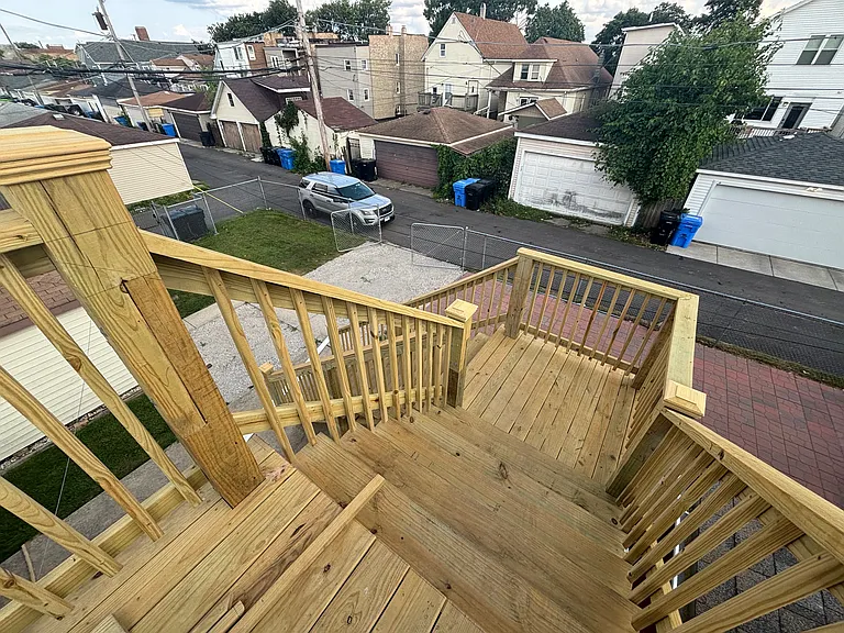 2049 N Kilpatrick Ave — Photo 14