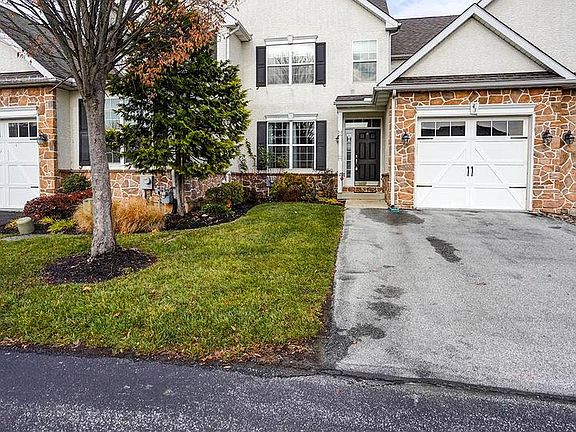 3rd image of 43 Sharpley Dr