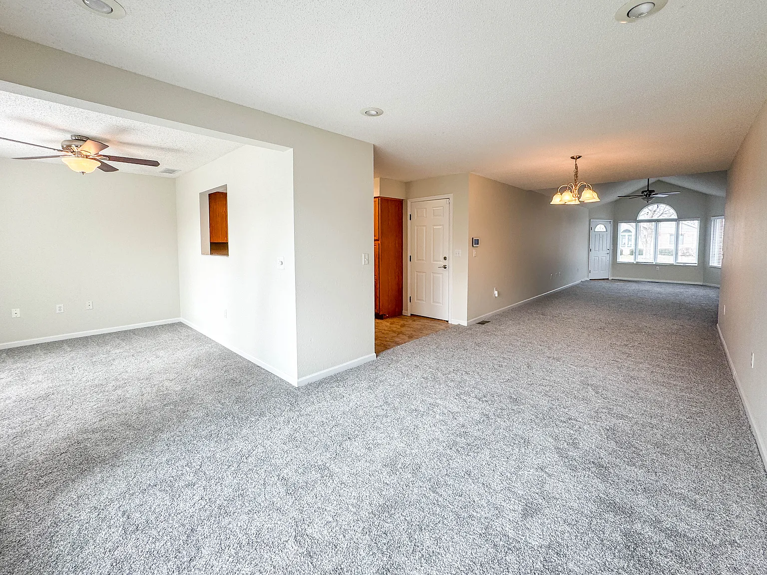 2 bed, 1379 sqft, $2,898 — Photo 3