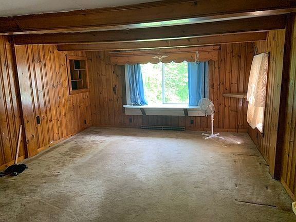 5th image of 112 Cedar St