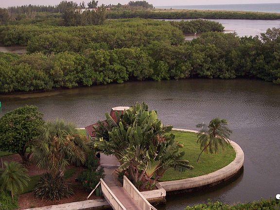 Island Gazebo Grill Area