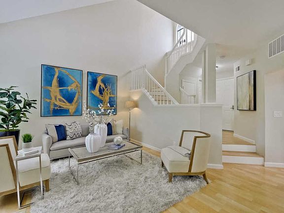 5th image of 449 Mountain Laurel Ct