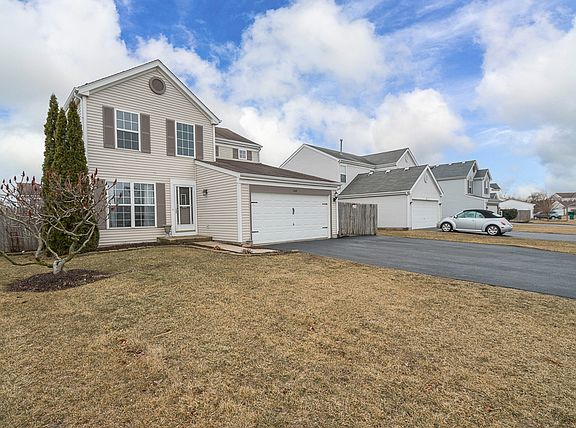 3rd image of 3100 Bloomfield Dr