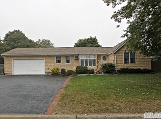 27 Edwin Ave, Patchogue, NY 11772