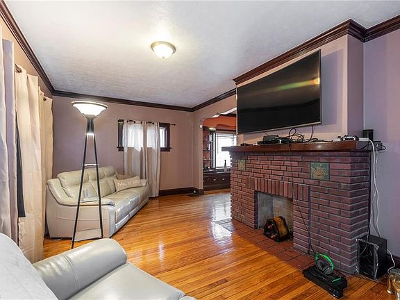 4th image of 5020 E 110th St