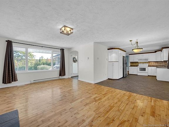 4th image of 89 Ashfield Dr