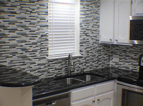 5th image of 3117 Sondra Dr APT 206