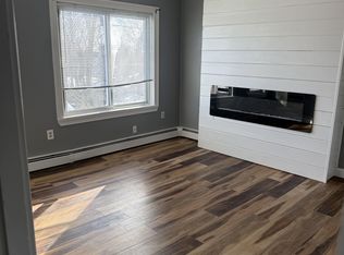 53 S Bend St FLOOR 3, Pawtucket, RI 02860