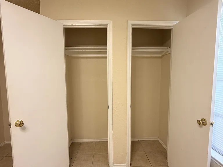 808 W Olmos Dr — Photo 21