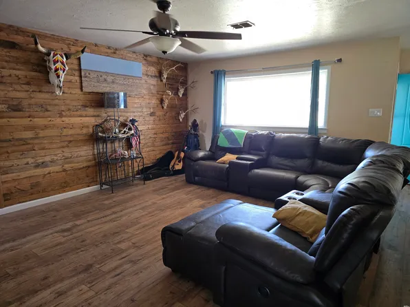 109 W Yucca Ave, Clovis, NM 88101