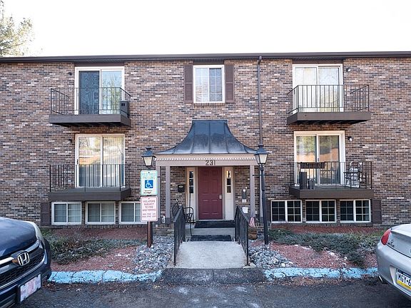 2nd image of 231 Coxcomb Hill Rd APT 4