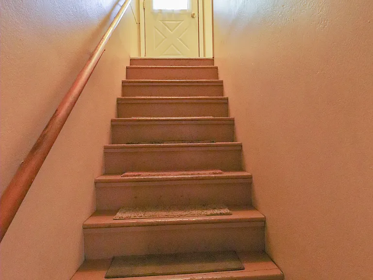610 Cowan St #1/2 — Photo 12