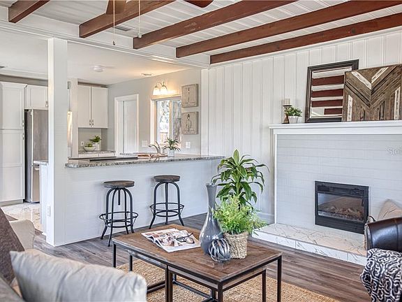 5th image of 600 17th Ave S