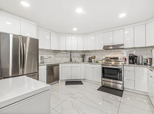 427 Harmon Cove Tower #427, Secaucus, NJ 07094