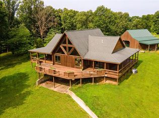 284 Black Pond Rd, Pomona, IL 62975