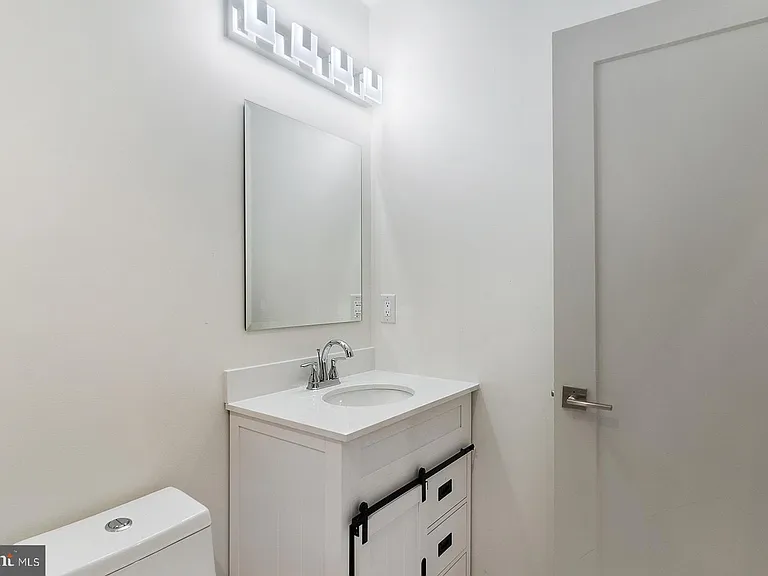 3118 Ridge Ave #2 — Photo 15