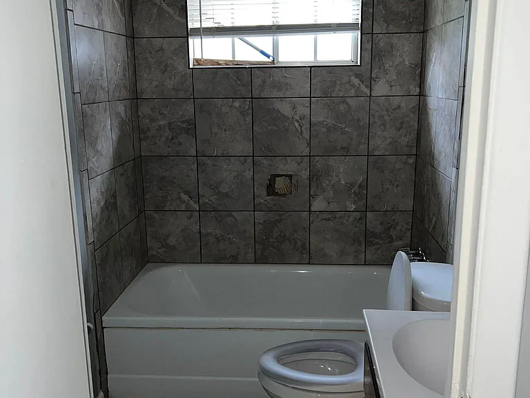 1501 N Merton St — Photo 4