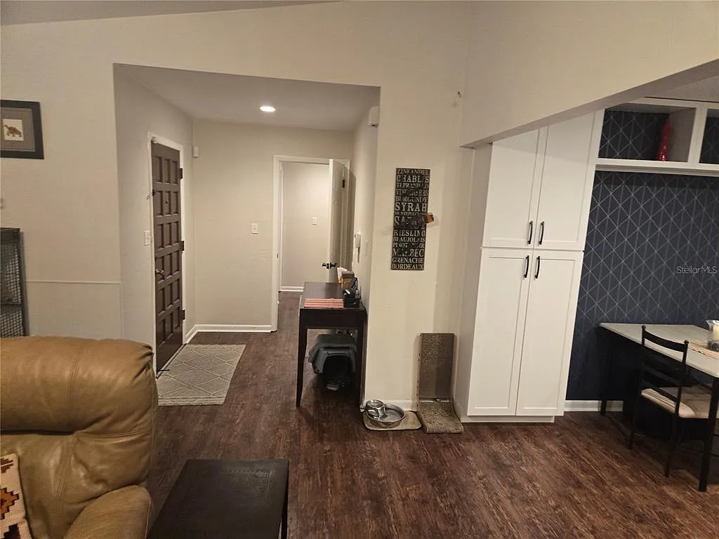 3 bed, 2.0 bath, 1215 sqft, $2,295 — Photo 4