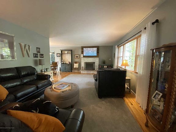 5th image of 876 Medallion Ln