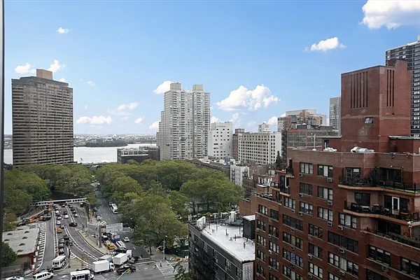 Sold by Citi Habitats | media 6