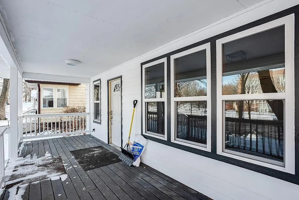 6 bed, $4,200 — Photo 2