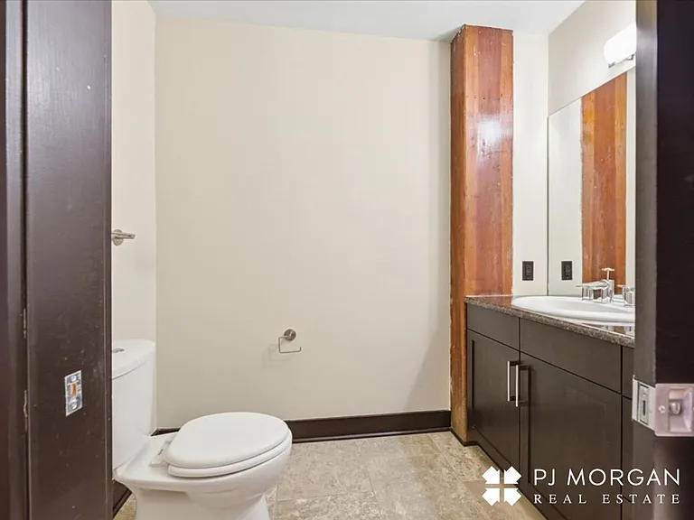 The Residence at Old Marketplace — Photo 14